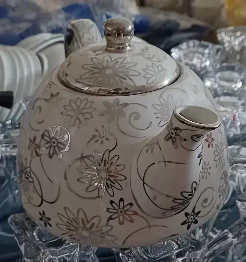 قوری چینی توری دار سایز متوسط|قوری، کتری، قهوه‌ساز دستی|ری, دیلمان|دیوار