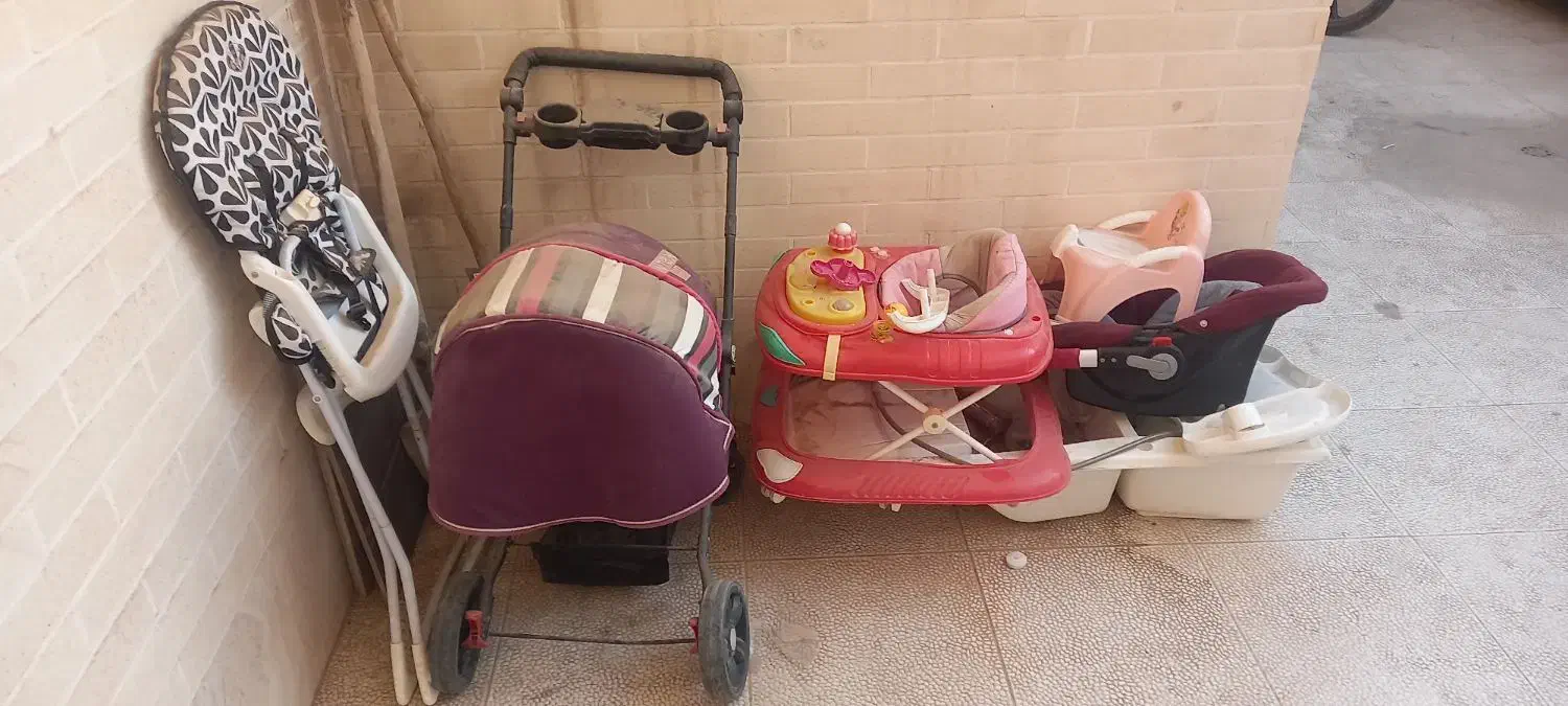 کالسکه، روروئک، کریر، صندلی غذا، صندلی توالت|کالسکه و لوازم جانبی|کاشان, معلم|دیوار