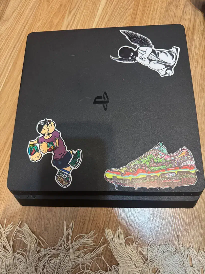 درحد PS4 slim|کنسول، بازی ویدئویی و آنلاین|تهران,  امام زاده قاسم (نیاوران)|دیوار