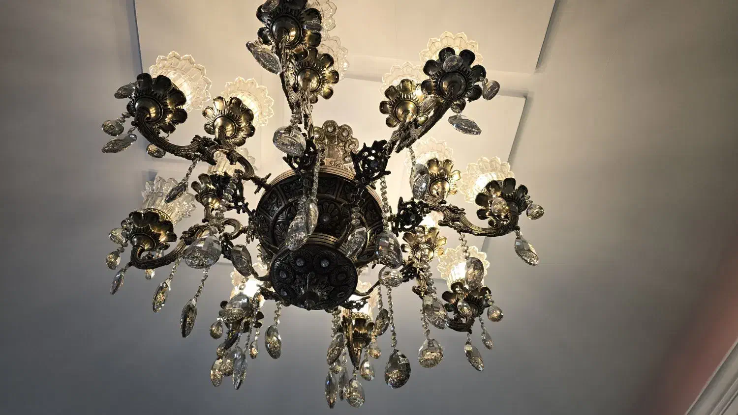 لوستر برنزی|لوستر و چراغ آویز|پردیس, فاز ۸|دیوار