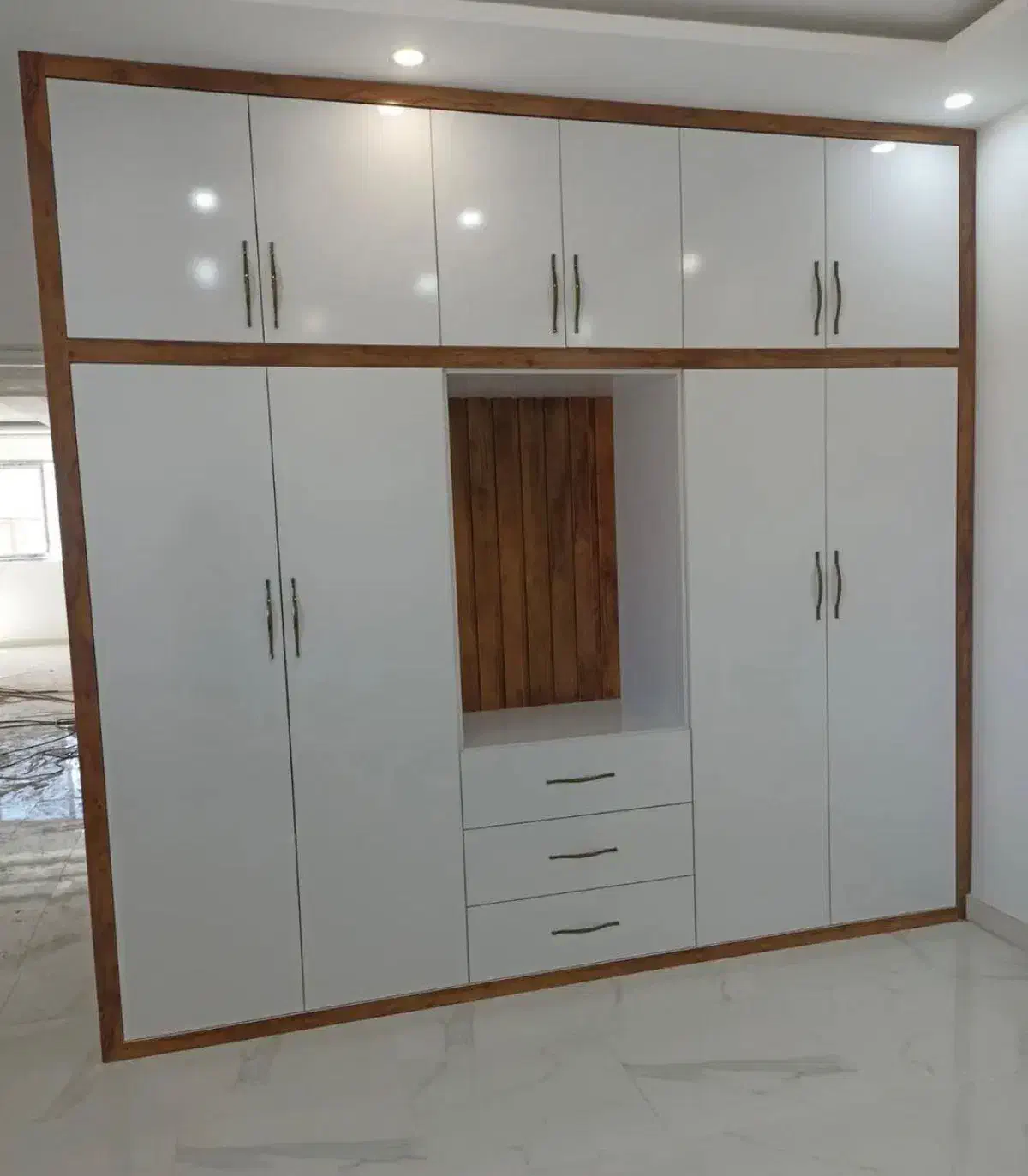 ساخت و اجرای انواع محصولات ام دی اف، کمد، کابینت.|خدمات پیشه و مهارت|پاکدشت, پاکدشت (مامازند)|دیوار