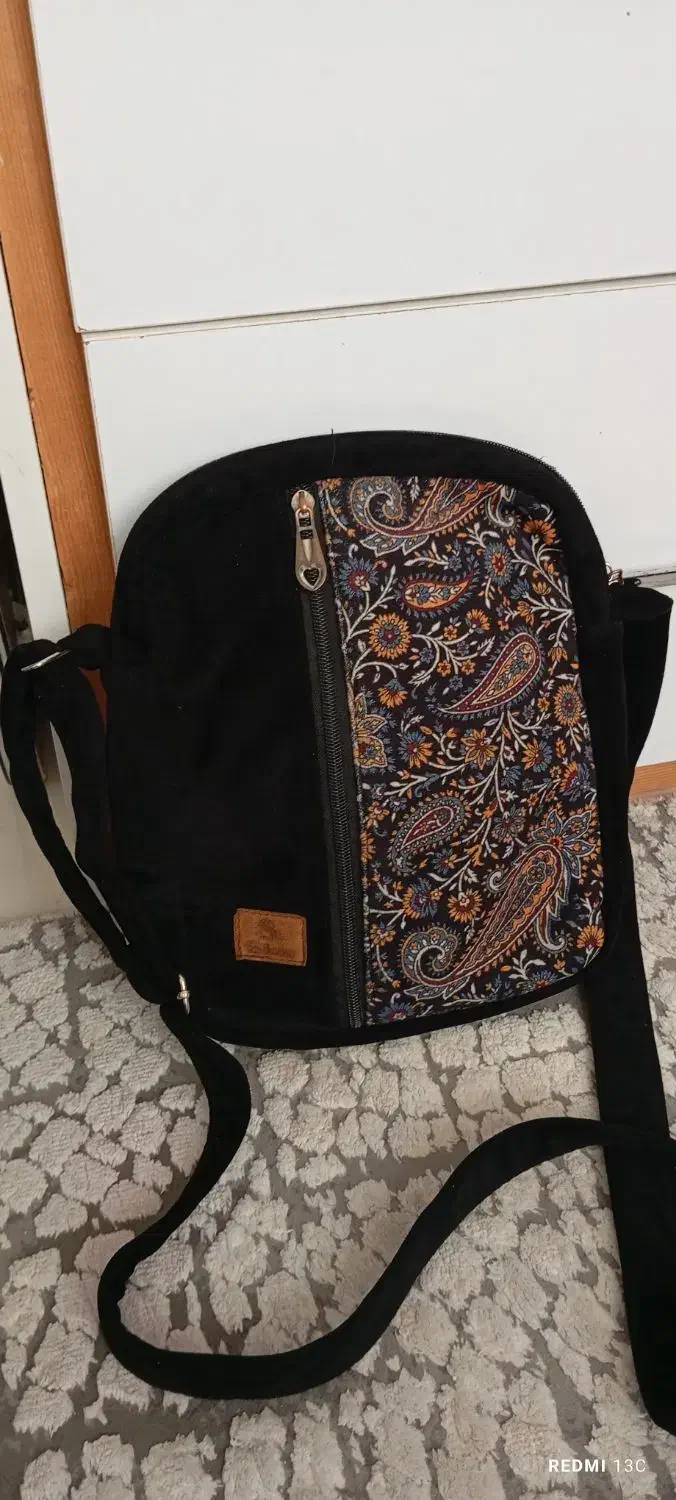 کیف زنانه|کیف، کفش، کمربند|آستانه اشرفیه, |دیوار