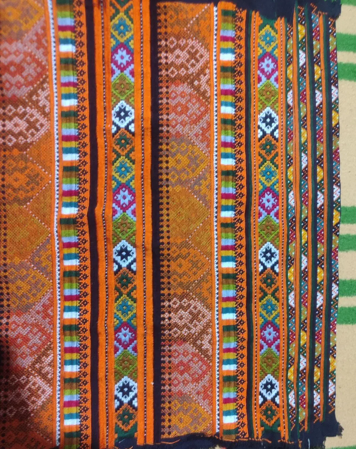 سرتوپ اینه|چرخ خیاطی و ریسندگی|خاش, |دیوار