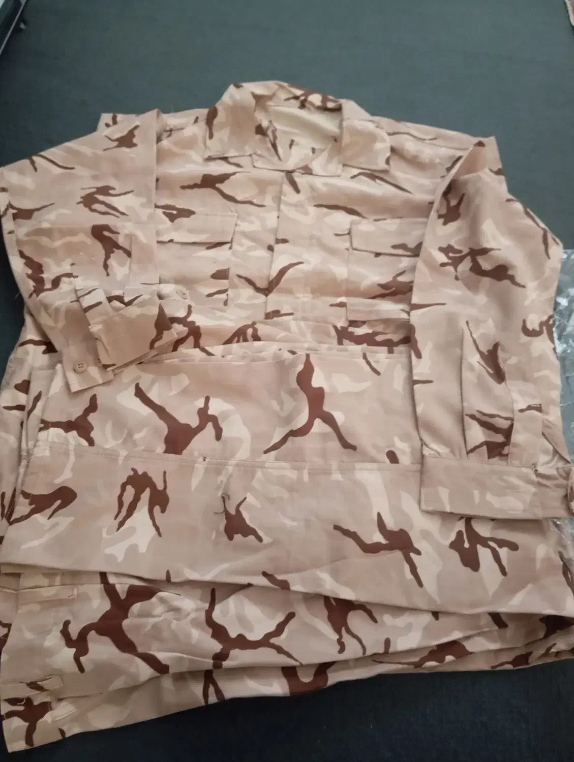 لباس سربازی نونو|لباس|قم, باغ شریفی|دیوار