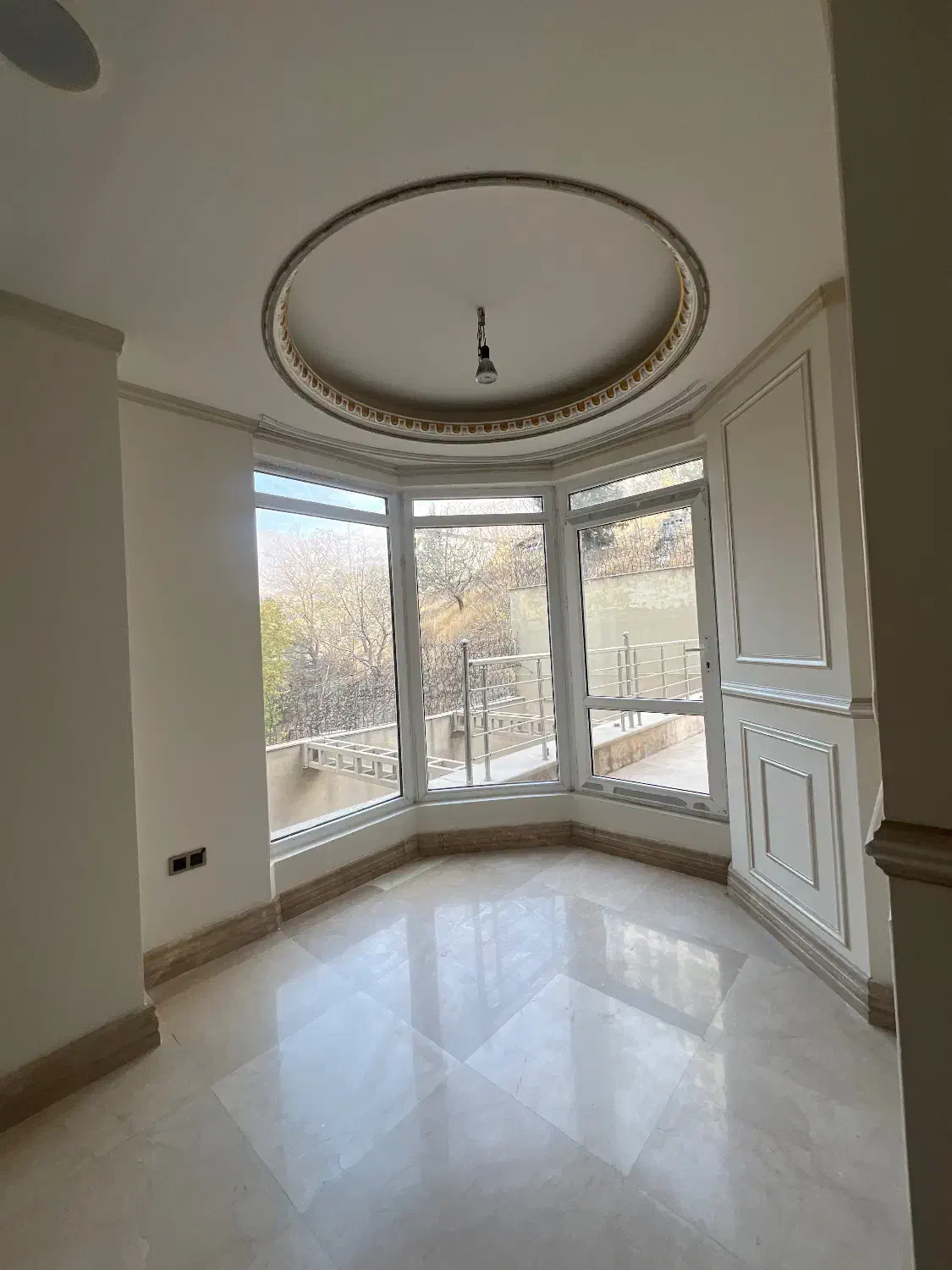 اپارتمان۳۳۰متر۴خواب نیاوران۱۵۰متر حیاط اختصاصی