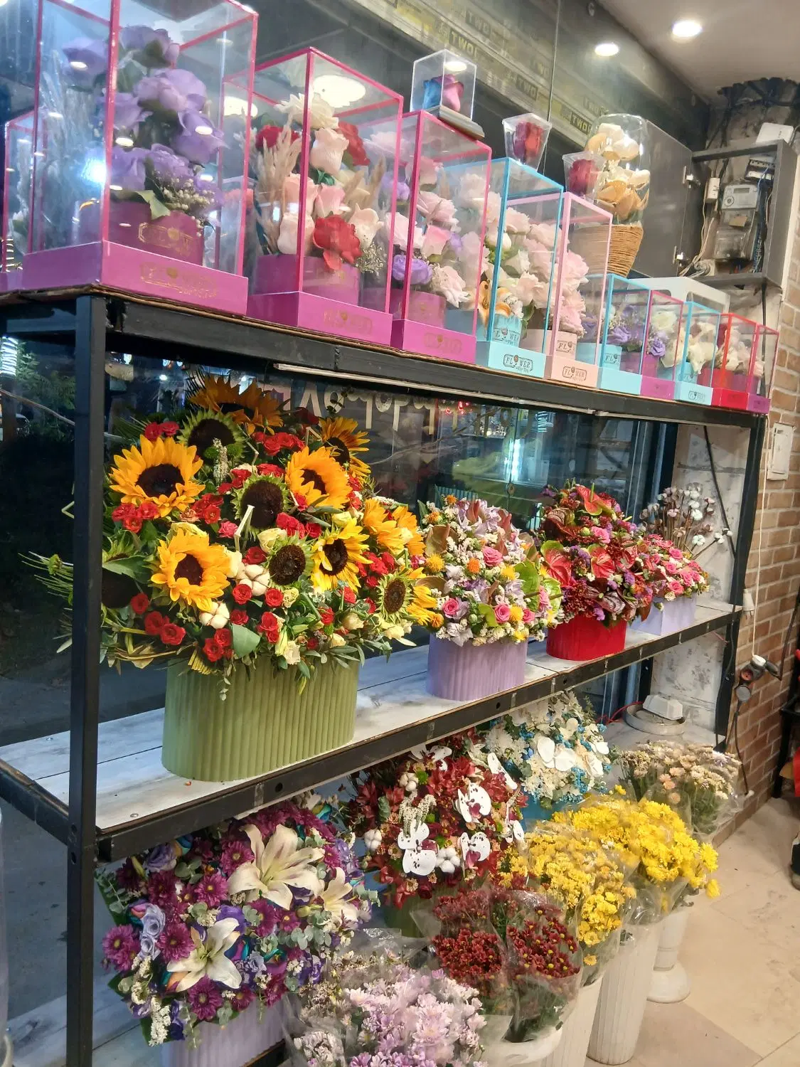 گل ارایی تاج گل ترحیم دسته گل طبیعی و مصنوعی سبدگل|خدمات پذیرایی، مراسم|کرج, گلشهر|دیوار
