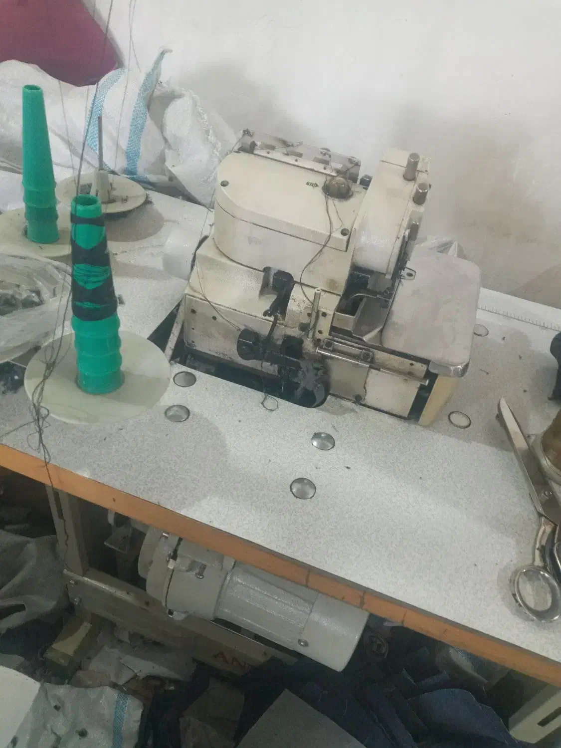 پنج نخ|چرخ خیاطی و ریسندگی|لالجین, |دیوار