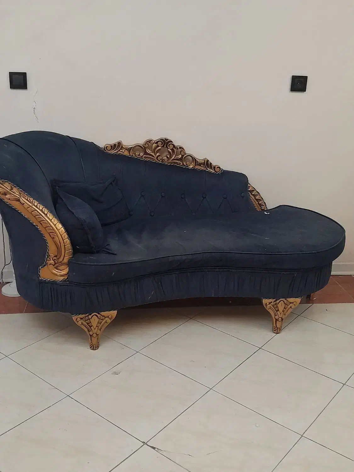 مبل  دو نفره و  سه عدد عسلی دو عدد صندلی جکدار تک|مبلمان خانگی و میز عسلی|تهران, علم و صنعت|دیوار