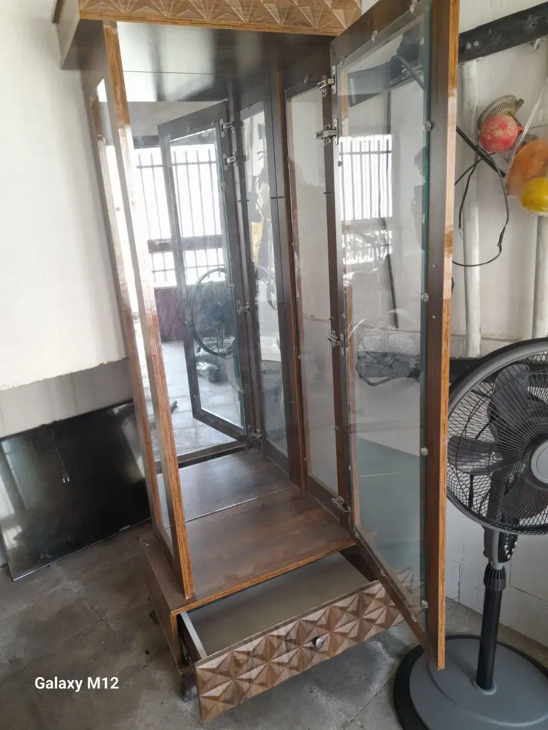 سالم وتمیز|بوفه، ویترین، کنسول|قم, نیروگاه|دیوار