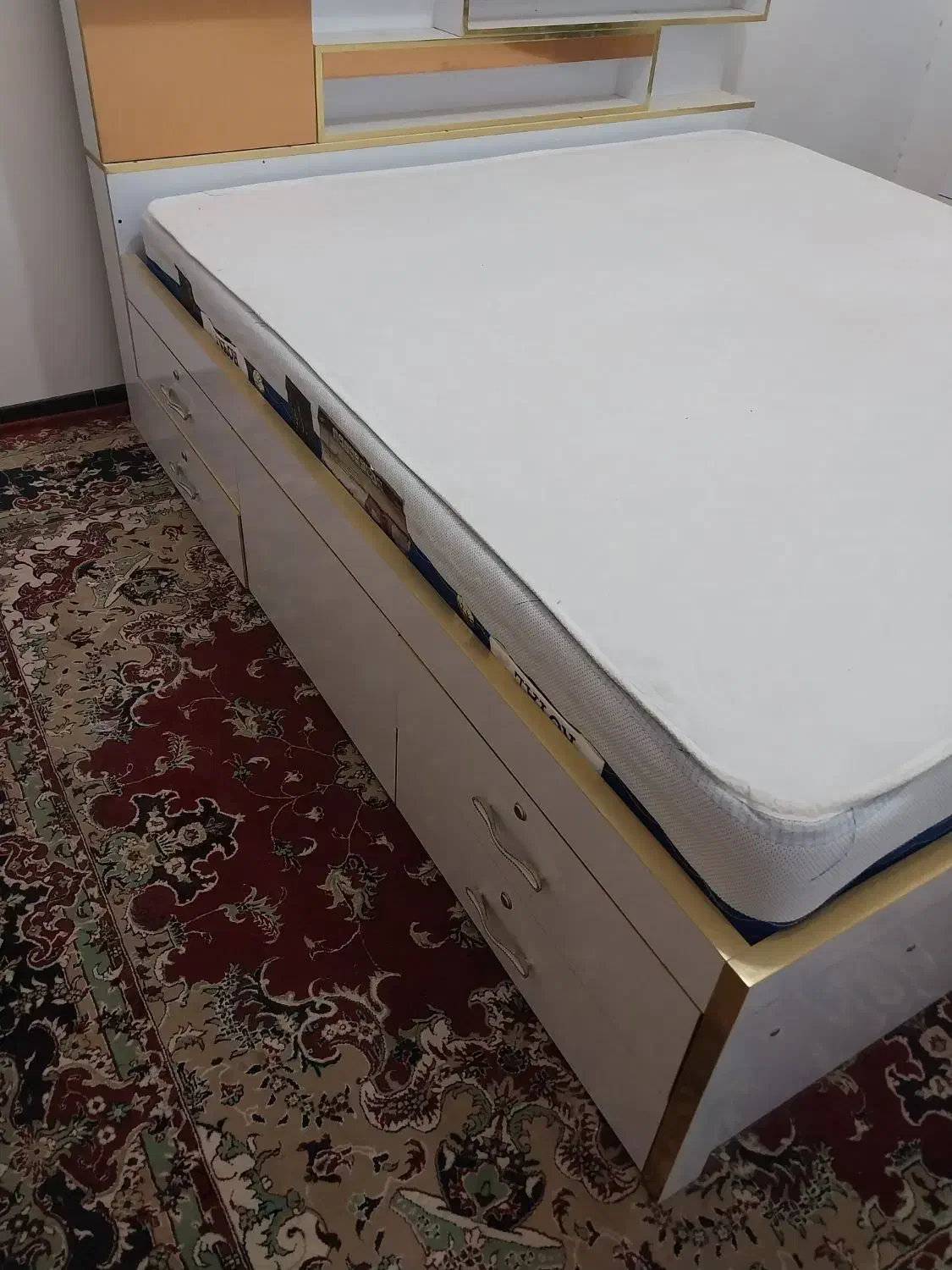 سرویس خواب دونفره|تخت و سرویس خواب|زابل, |دیوار