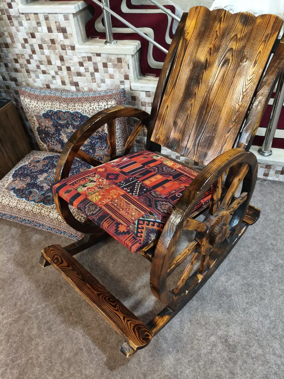 صندلی راک|صندلی و نیمکت|آمل, |دیوار