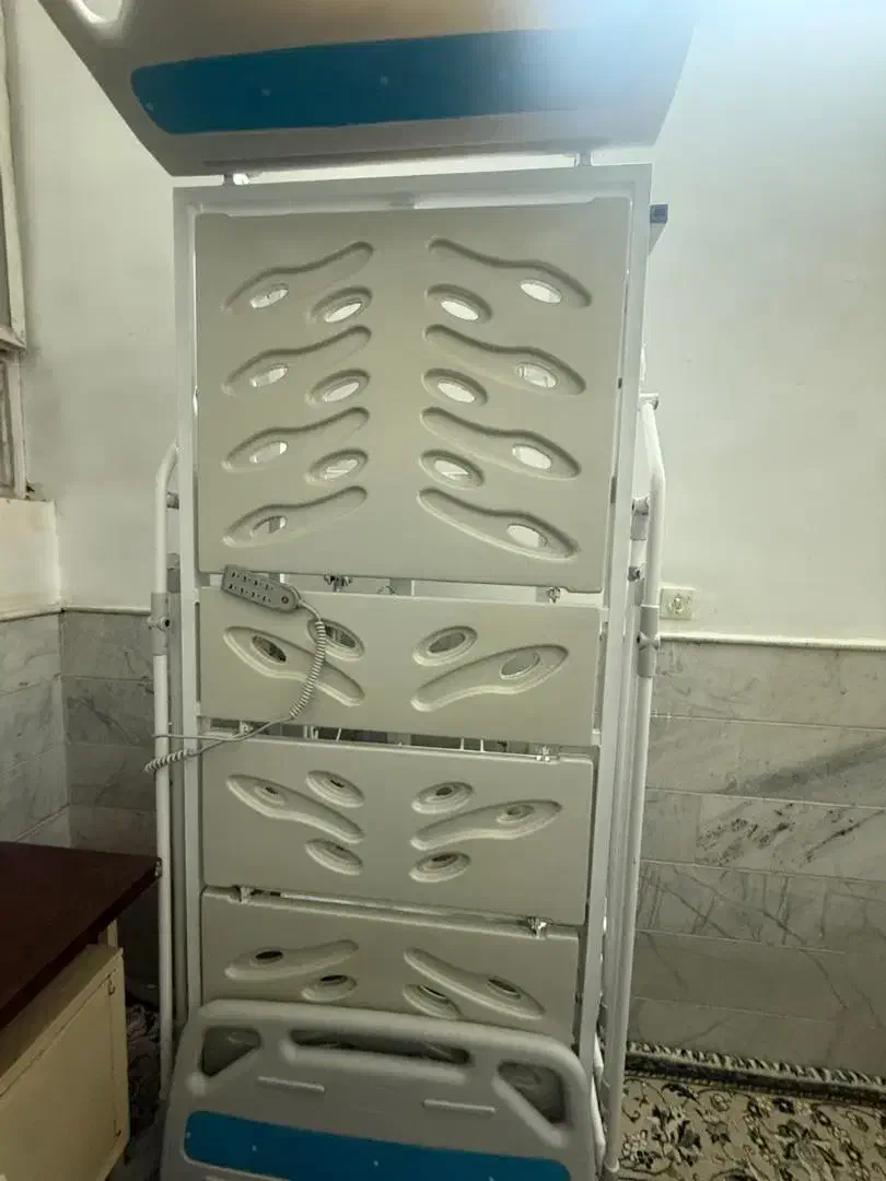 یک عدد تخت کاملا برقی|تخت و سرویس خواب|یزد, |دیوار