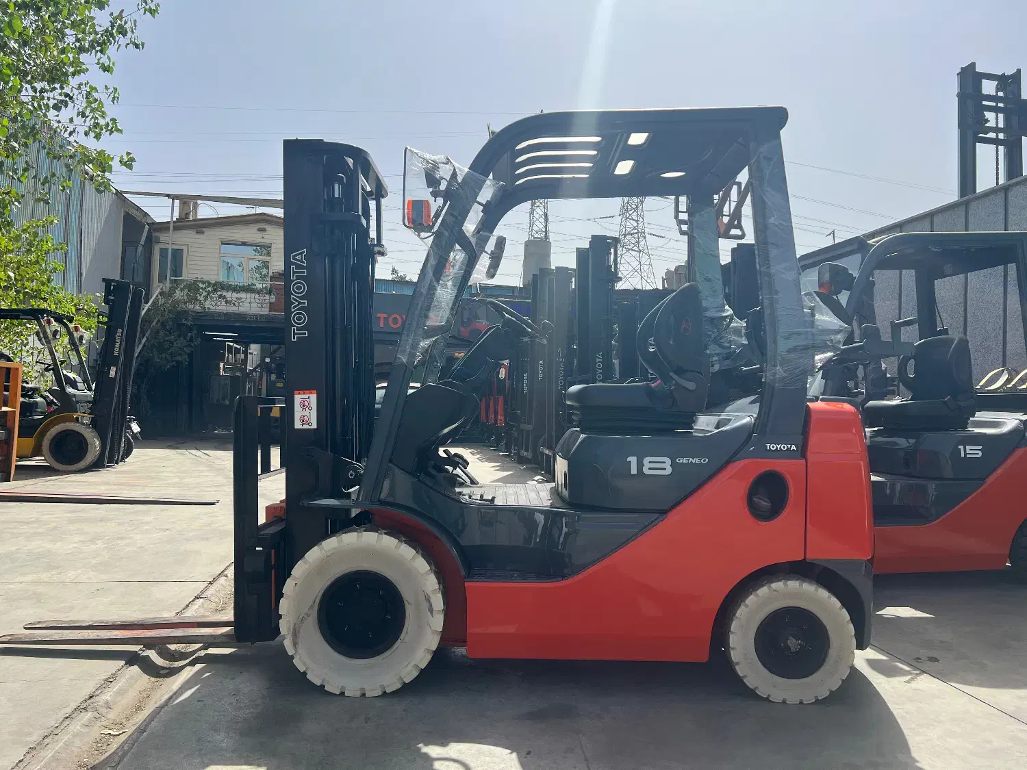 لیفتراک ۱.۸۰۰ تویوتا ۸ اف مدل ۲۰۱۷ دوگانه سوز|خودرو سنگین|تهران, بروجردی|دیوار