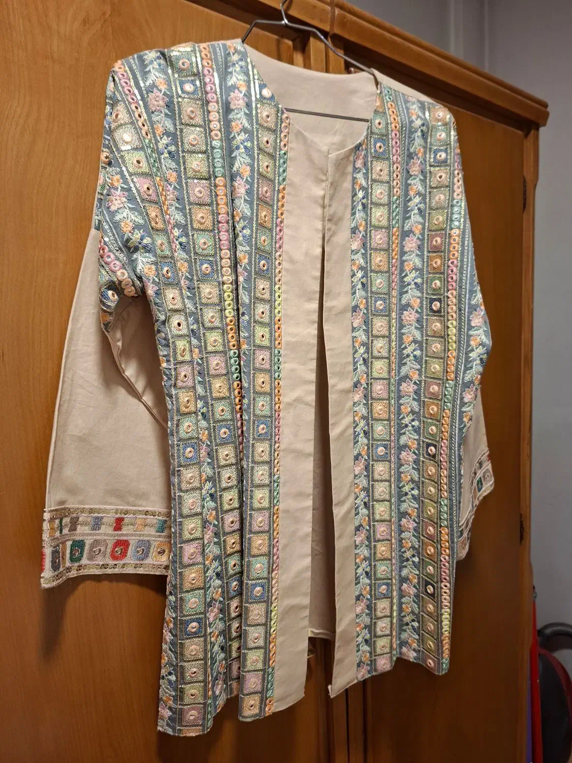 کت زنانه سوزن دوزی|لباس|تهران, دهم فروردین|دیوار