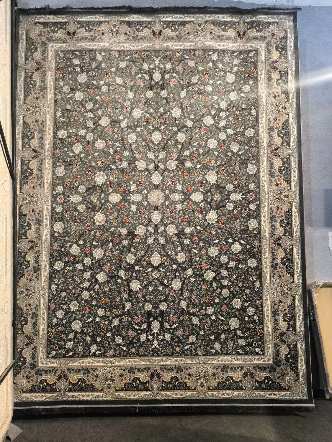 فرش مناسب خانه خود را در فروشگاه ما تهیه کنید|فرش|شیراز, سلطان آباد|دیوار