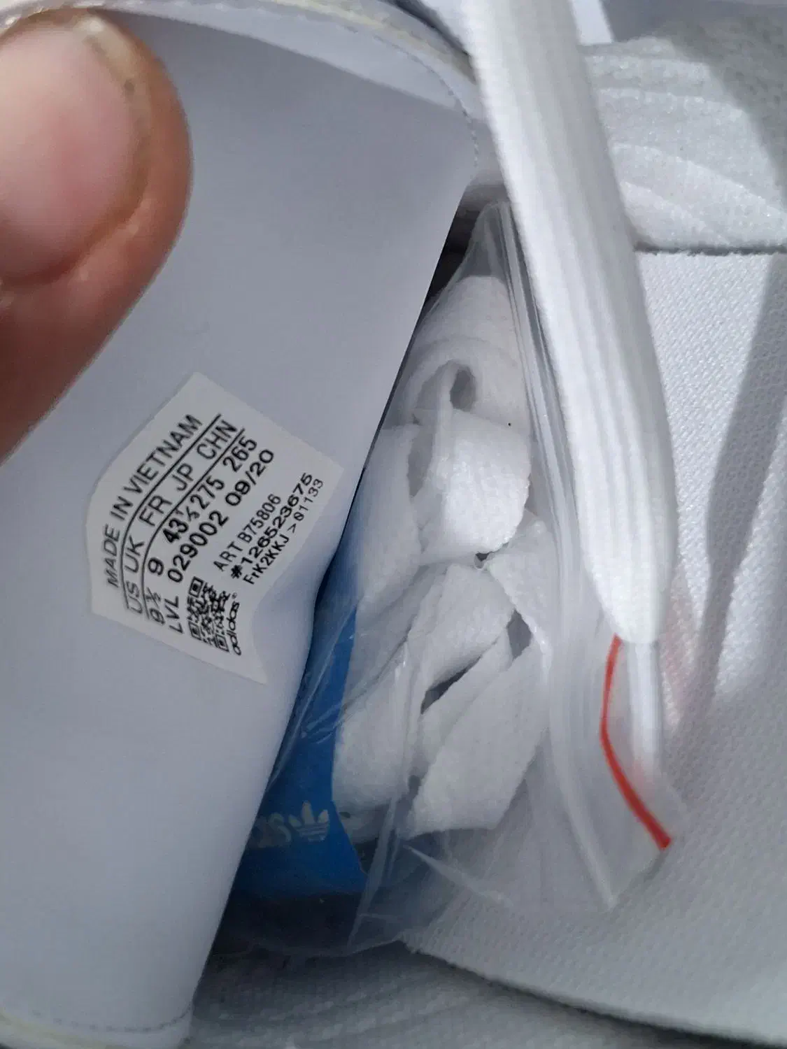 کتونی و کفش|کیف، کفش، کمربند|بروجرد, |دیوار