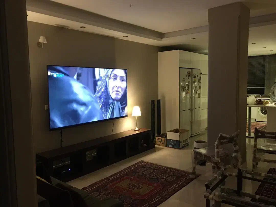 آپارتمان سه خوابه فول تخلیه املاک هستم