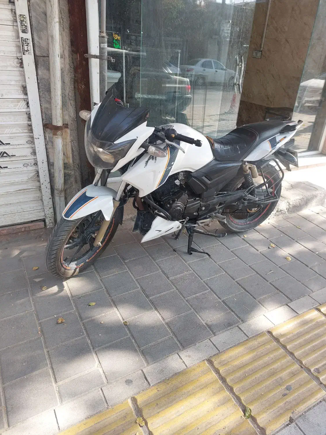 آپاچی ۱۸۰ سفید|موتورسیکلت|مشهد, خواجه ربیع|دیوار