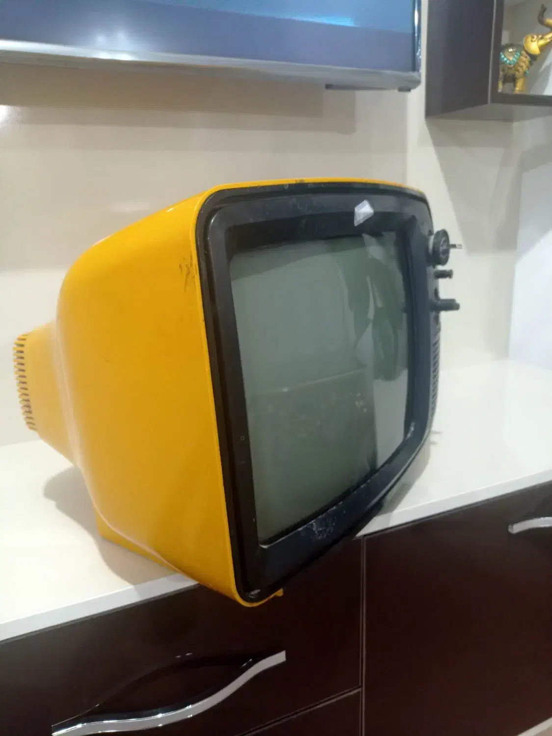 تلویزیون کلکسیونی قدیمی|کلکسیون اشیاء عتیقه|بوکان, |دیوار