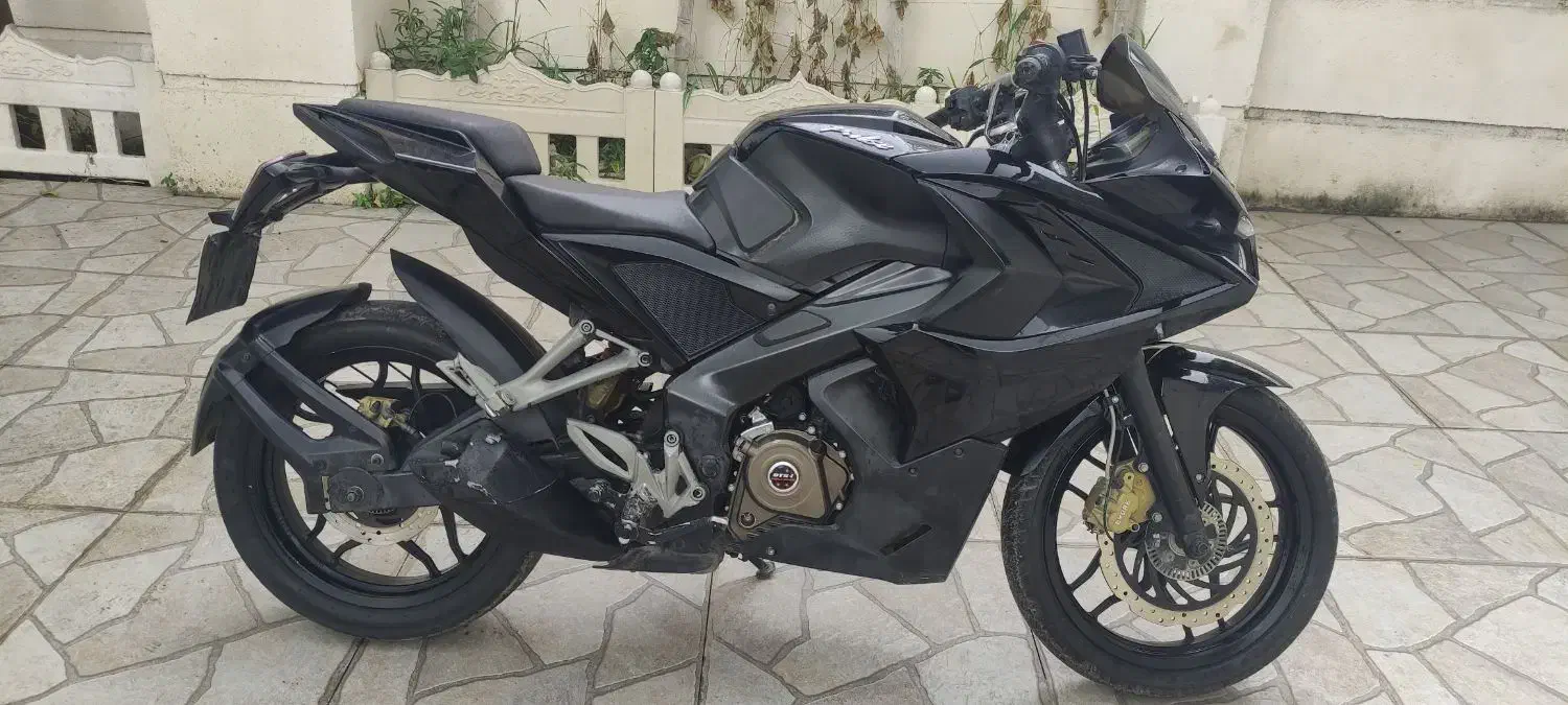 ار اس ۲۰۰ فول مشکی مدل ۹۵|موتورسیکلت|لاهیجان, بازکیاگوراب|دیوار