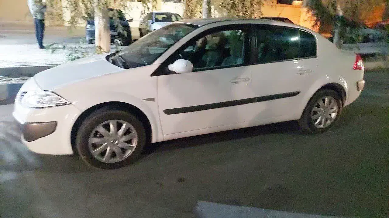 فروش رنومگان اتومات۲۰۰۰|خودرو سواری و وانت|بافق, |دیوار