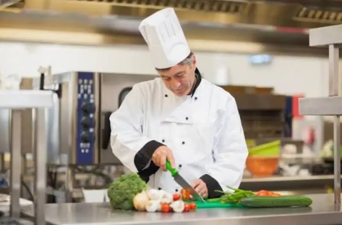 نیرو خانم برای سالن دار کافه فست فود|استخدام خدمات فروشگاه و رستوران|دهدشت, |دیوار