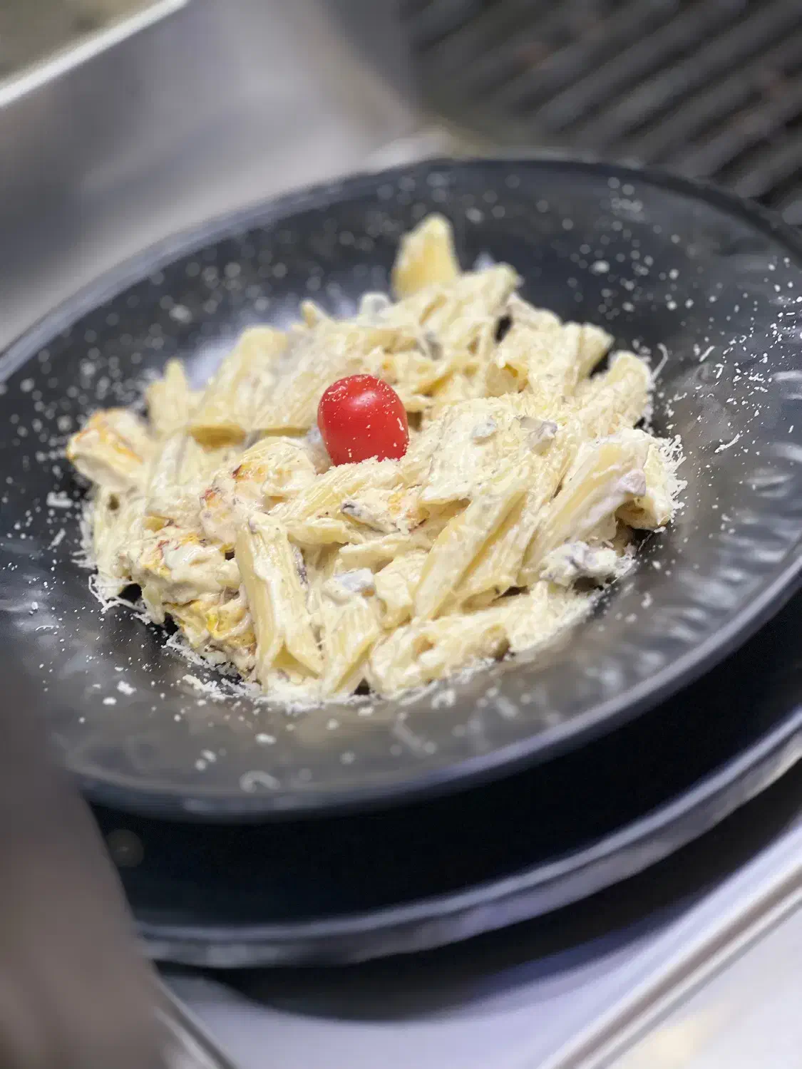 سالن دار یا باریستا کافه|استخدام خدمات فروشگاه و رستوران|رشت, گلسار|دیوار