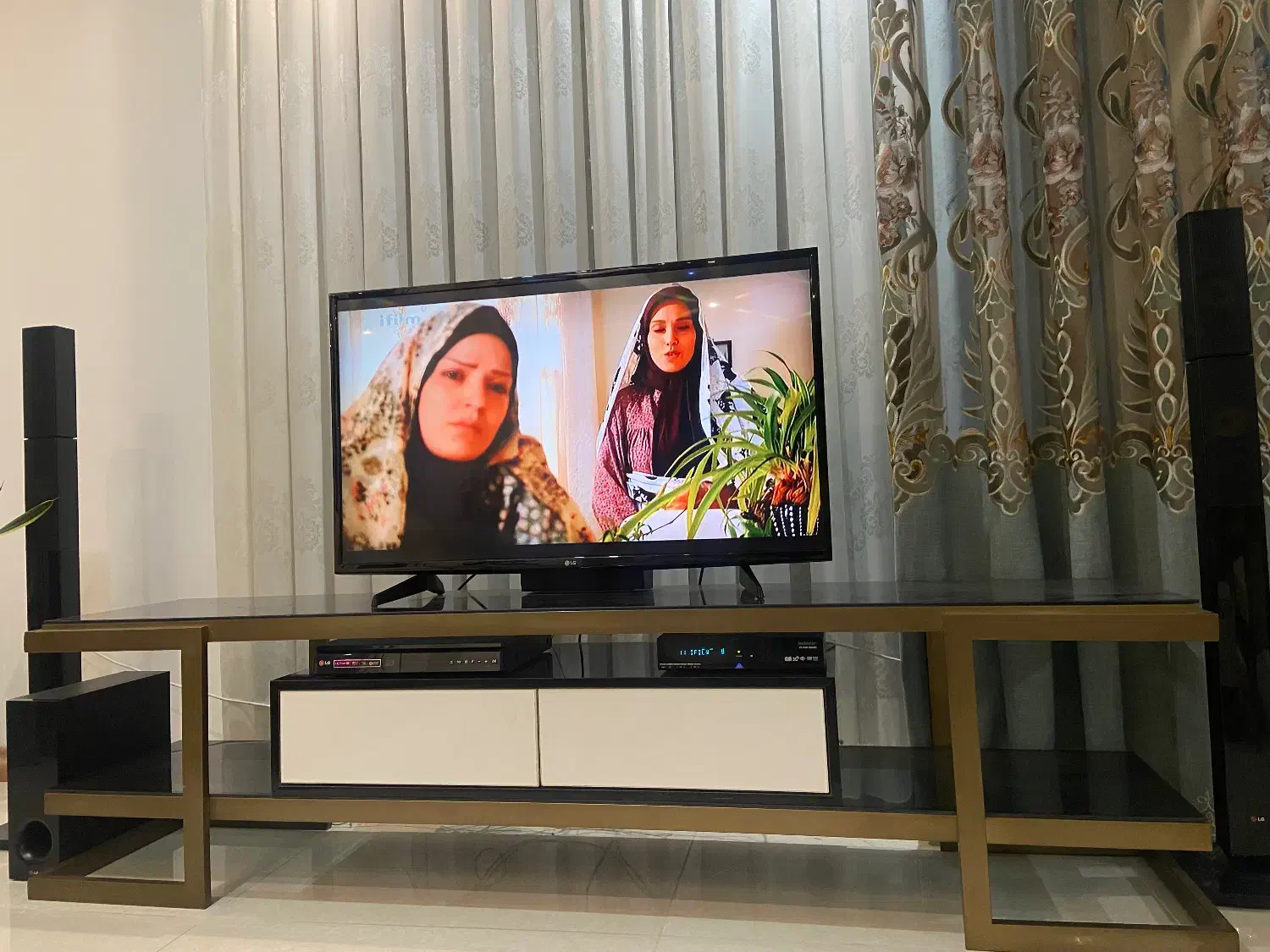 میز تی وی استیل و شیشه|میز تلویزیون|تنکابن, |دیوار