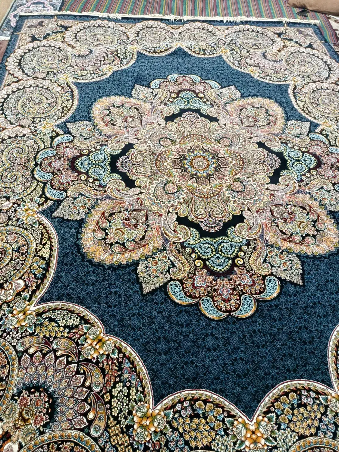 فرش ۱۲متری|فرش|قزوین, |دیوار