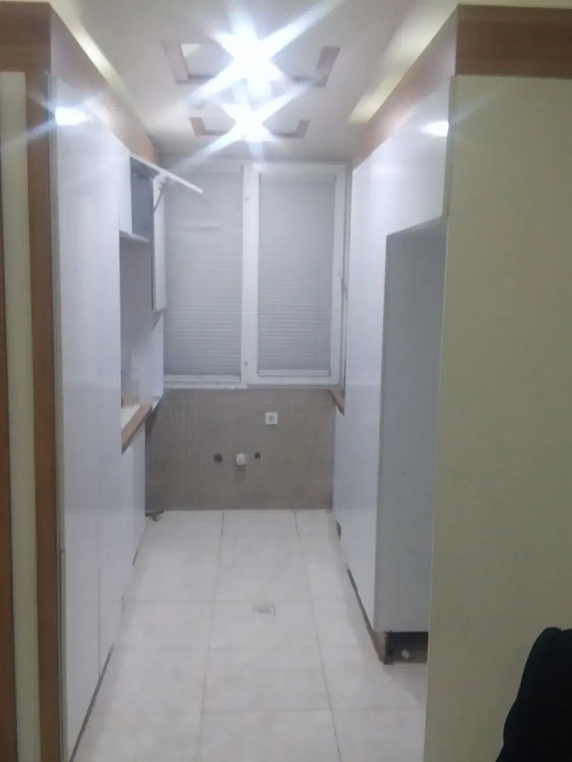 آپا تمان حدود۸۰متردوخوابه بسیار شیک