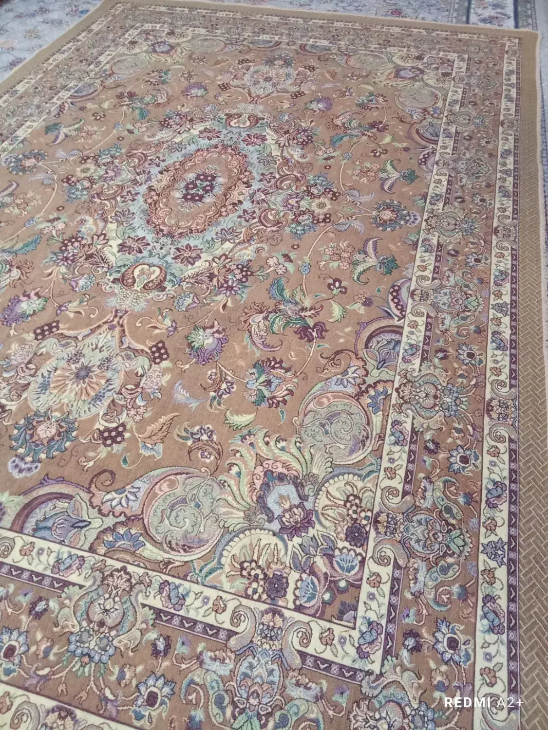 یک عددروفرشی|روفرشی|نیشابور, مبارکه|دیوار