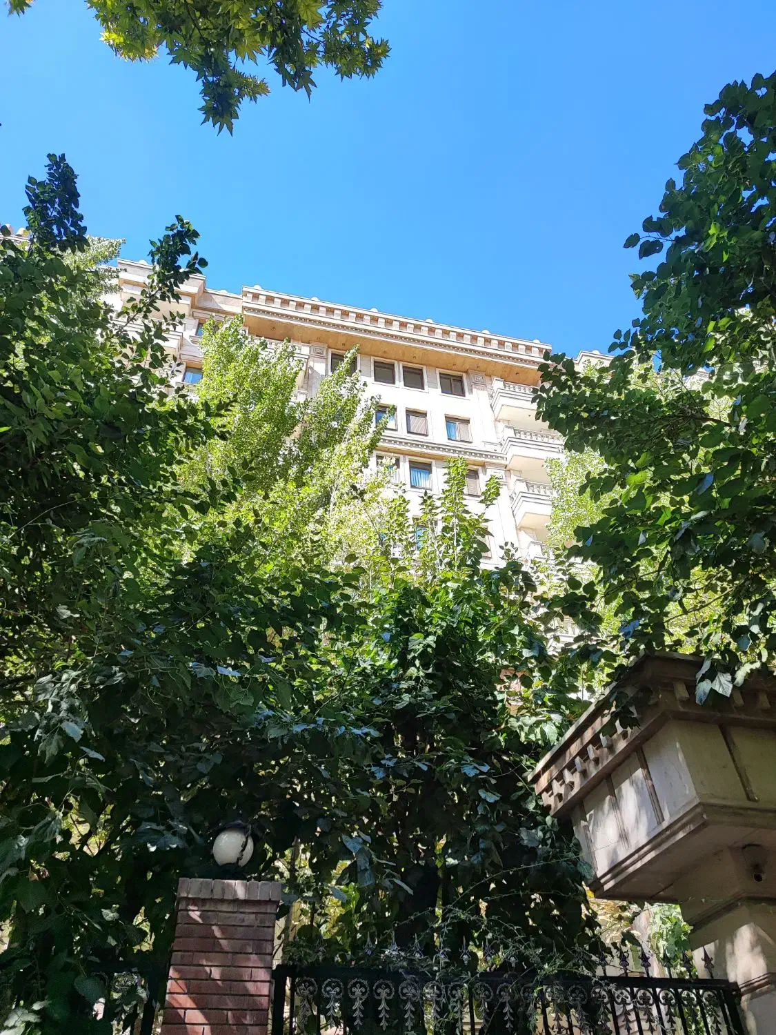 140 متر/ برج باغ معروف /فول شیخ بهایی