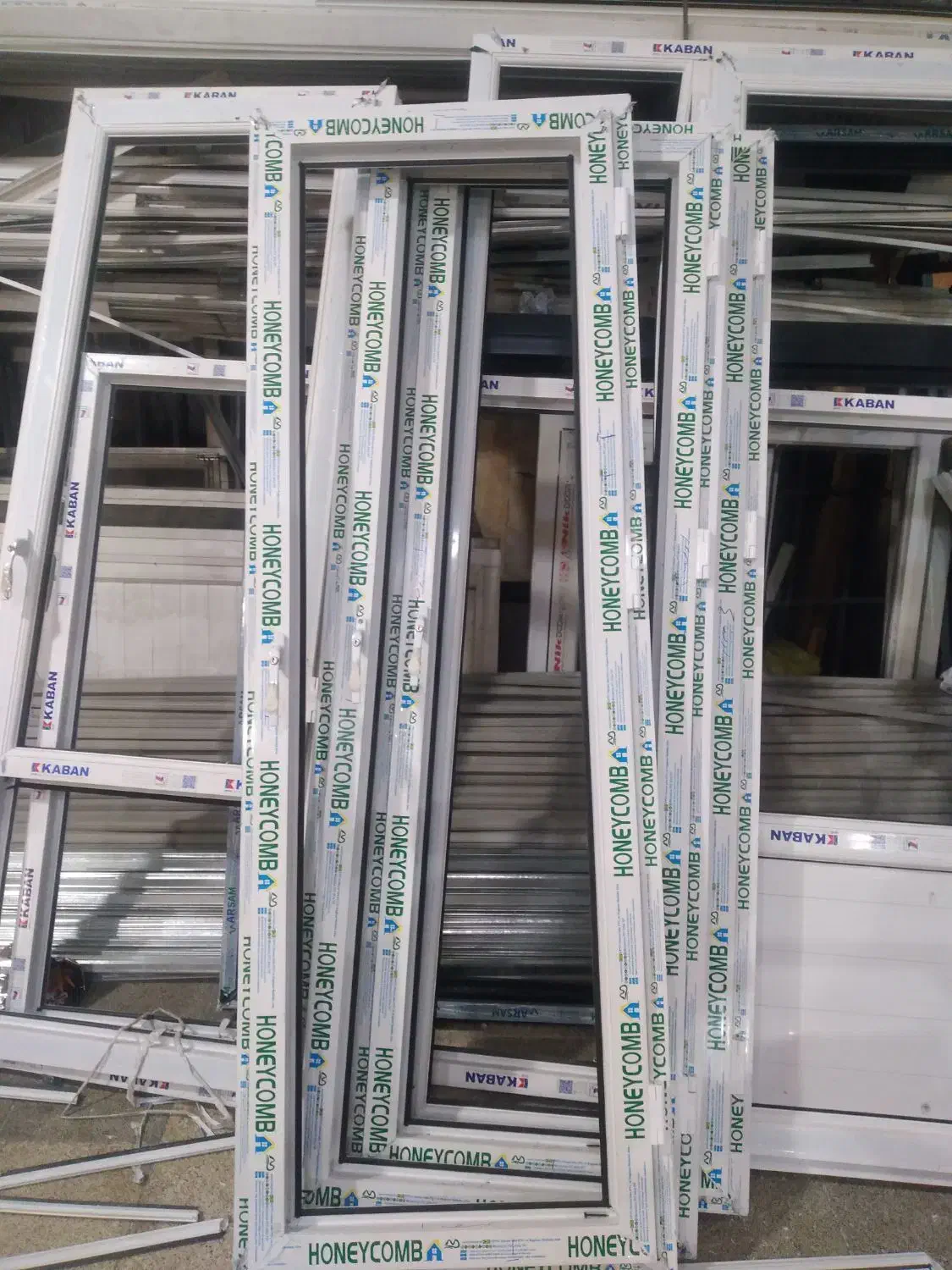 فروش شیشه و درب و پنجره دوجداره upvc و المینیوم|خدمات پیشه و مهارت|مشهد, رسالت|دیوار