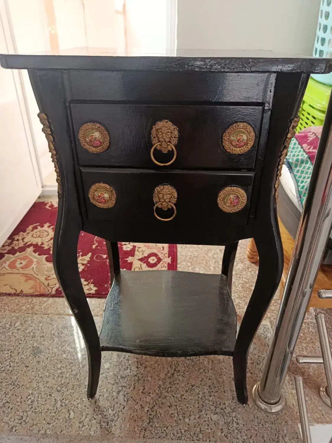 میز تلفن|میز تلفن|قم, باغ شریفی|دیوار