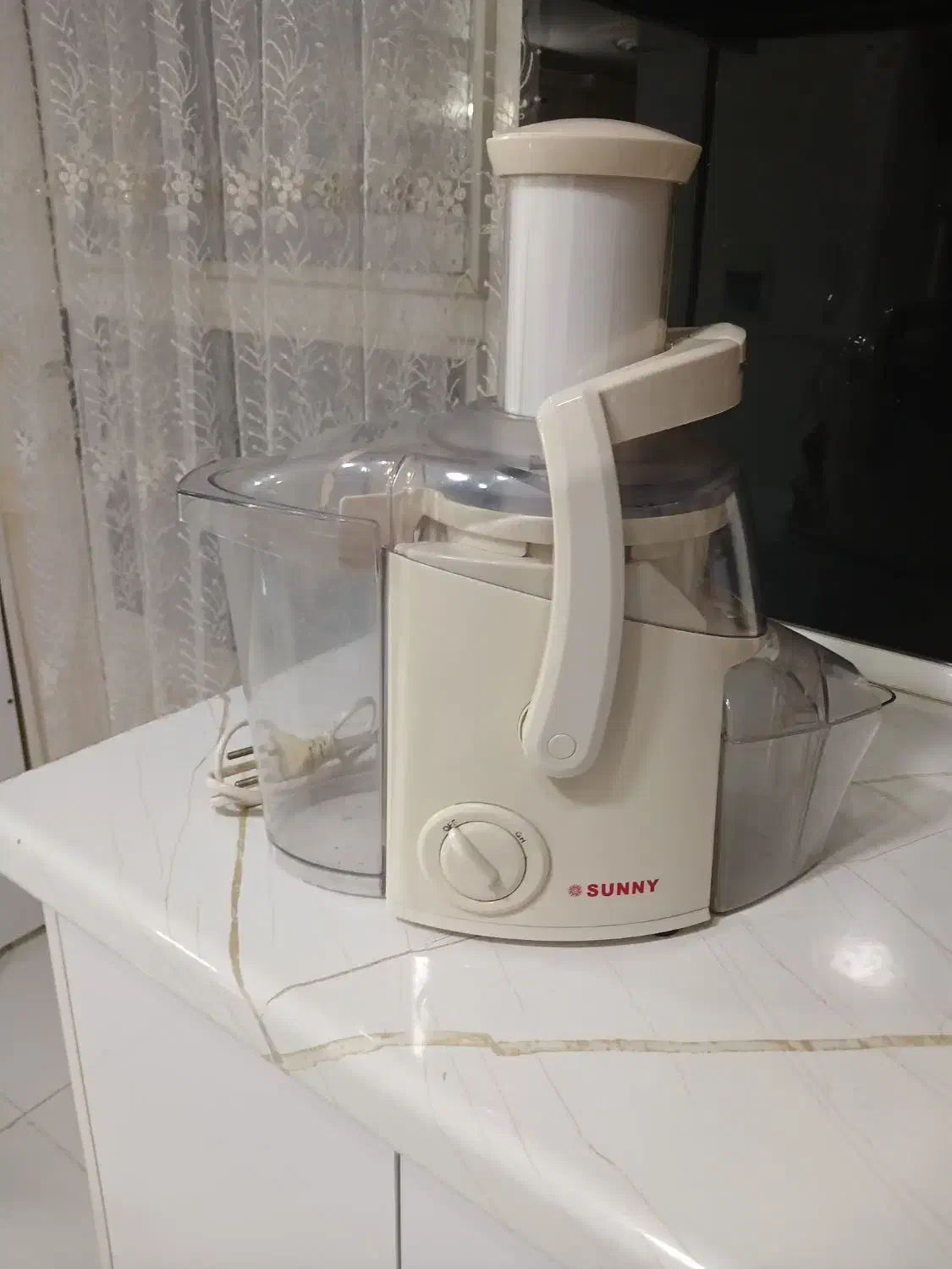 آبمیوه گیری|آبمیوه‌گیر و آب‌مرکبات‌گیر|مشهد, کارمندان دوم|دیوار