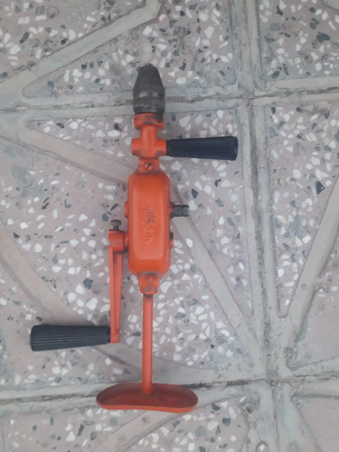 مته دستی|ابزارآلات|ایوان, |دیوار