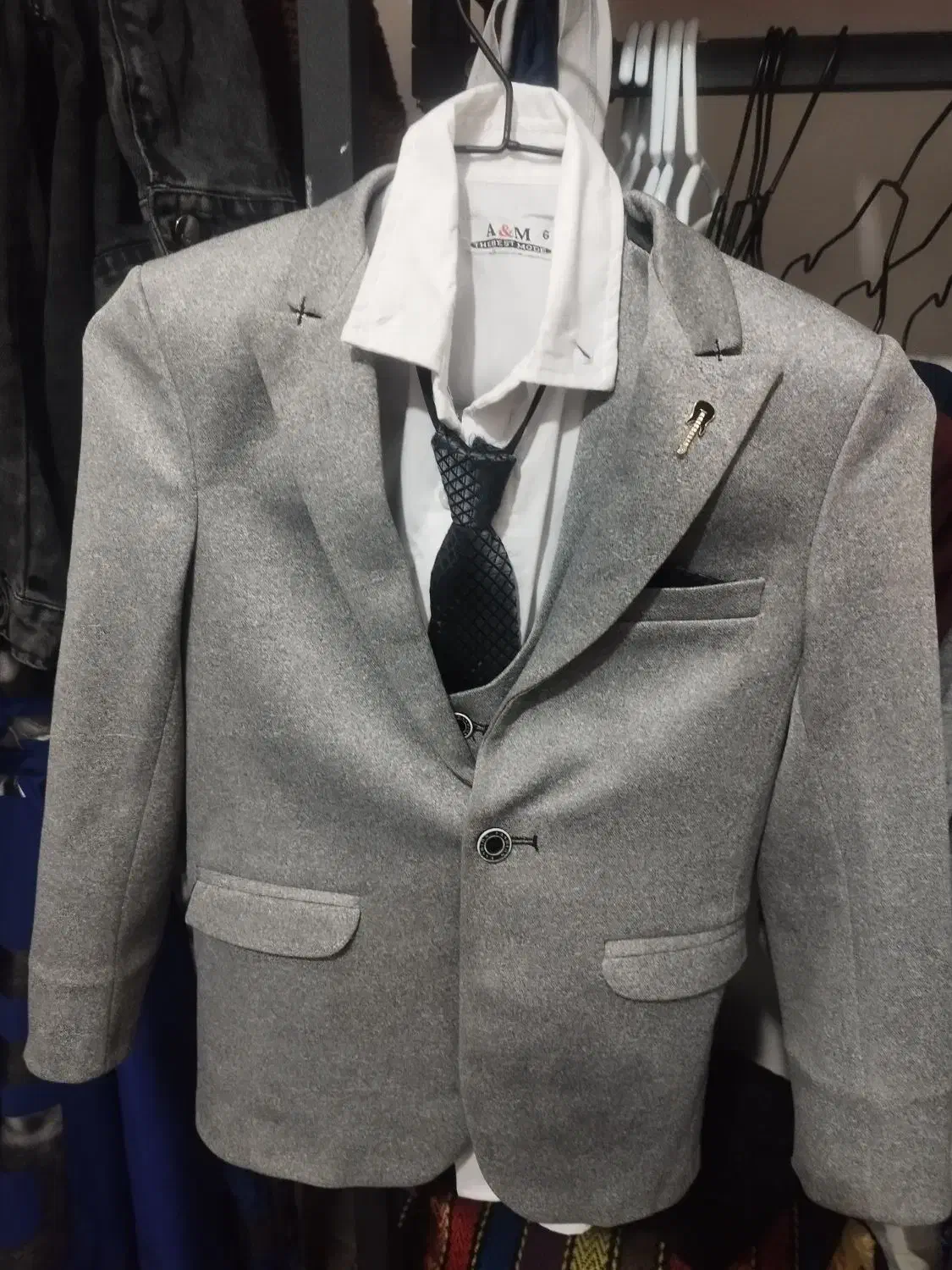 لباس|کفش و لباس بچه|مشگین شهر, |دیوار