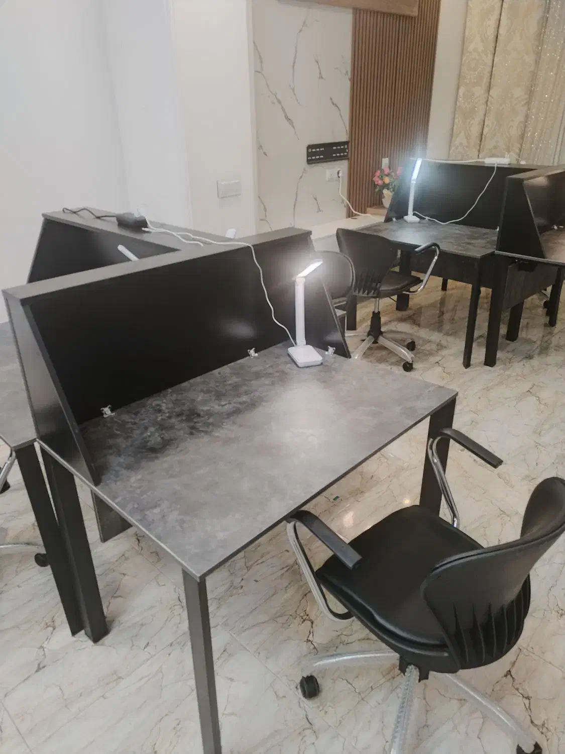 میز تحریر کتابخانه ای درجه 1|مبلمان اداری|کرمان, |دیوار