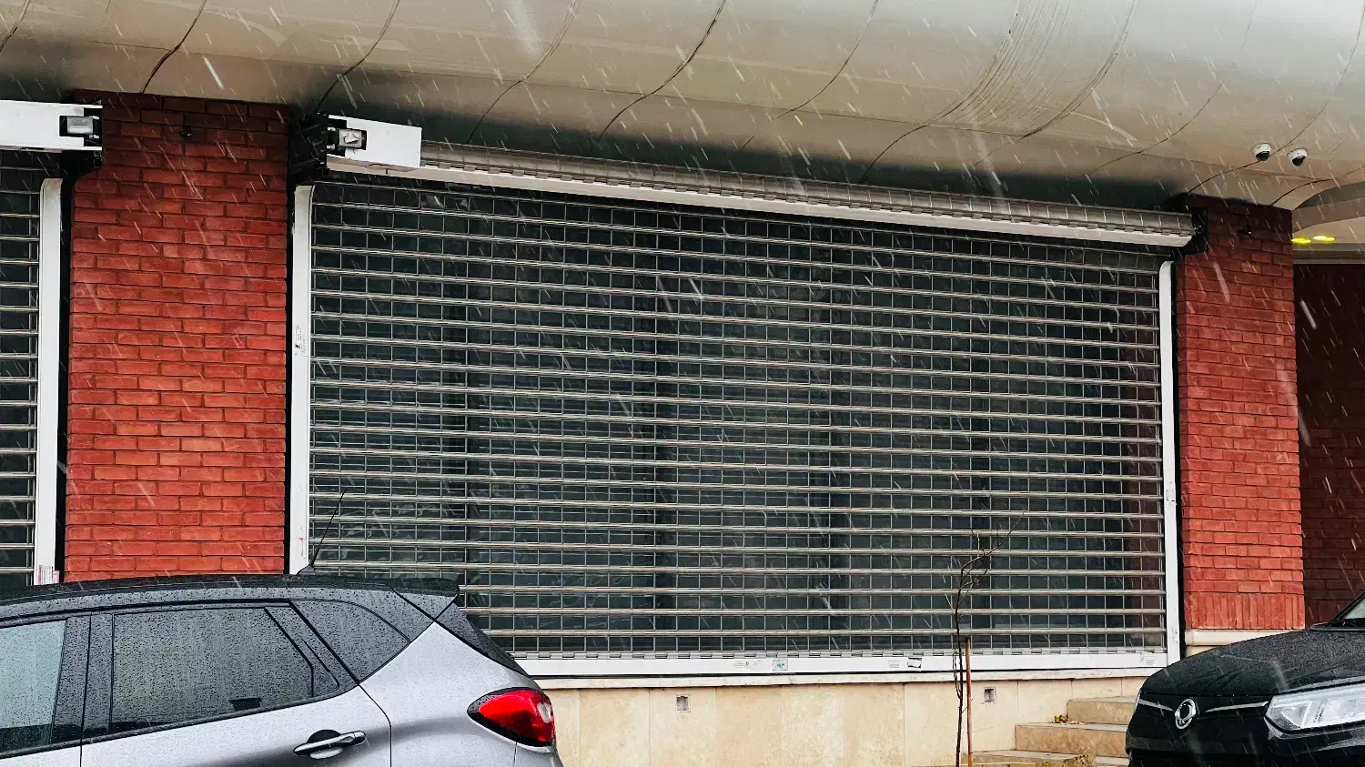 کرکره شفاف ضد گلوله|خدمات پیشه و مهارت|تهران, فتح|دیوار