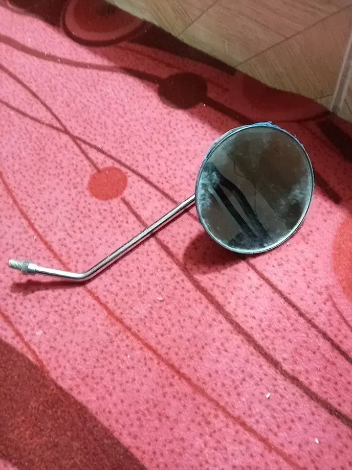 یک عدد آینه موتورسیکلت|قطعات یدکی و لوازم جانبی|قدس, شهرقدس|دیوار