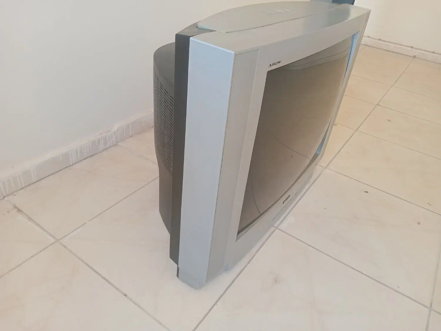 تلویزیون ۲۹اینچ پارس|تلویزیون و پروژکتور|پرند, فاز ۶|دیوار