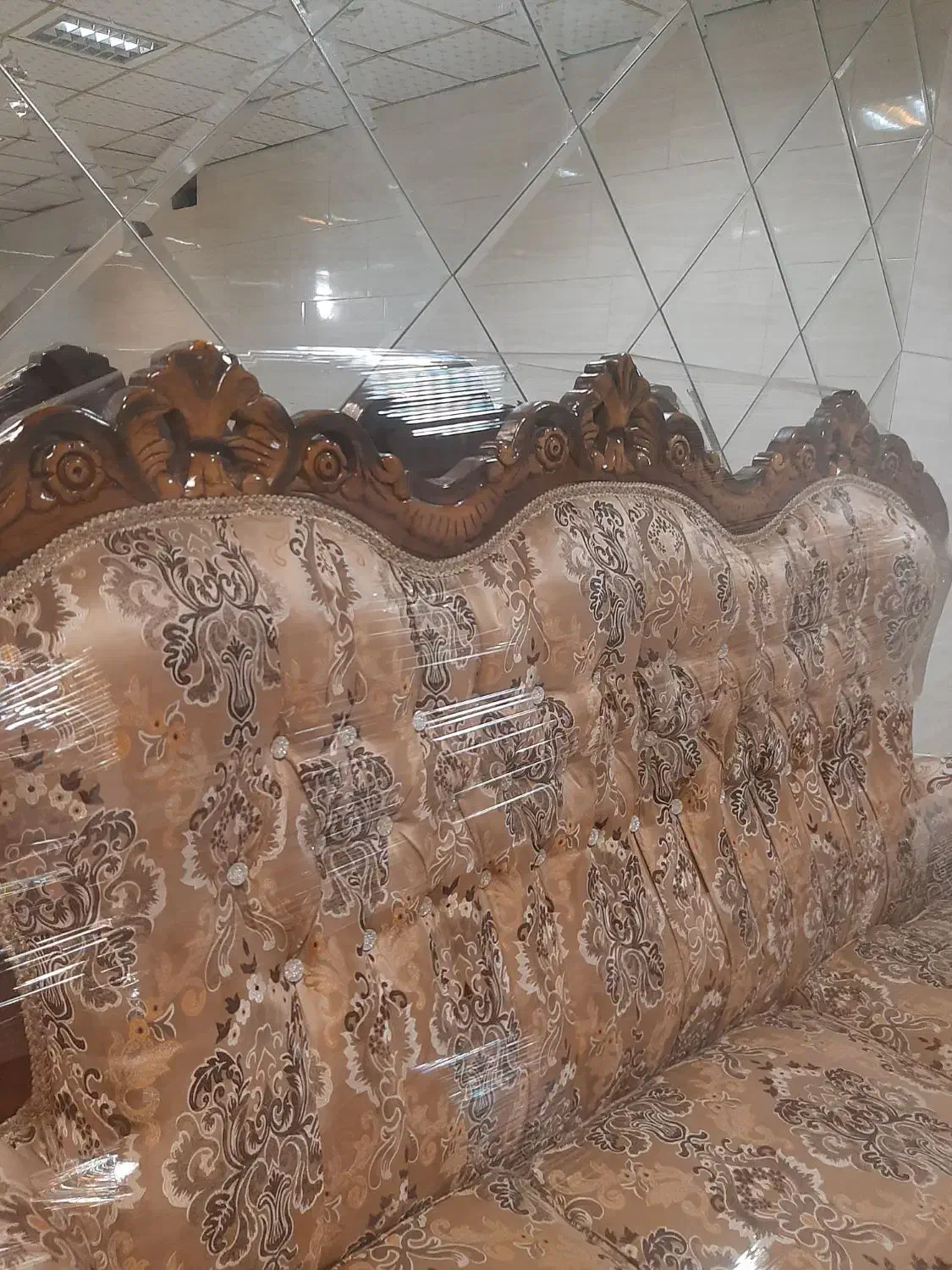 مبل استیل سلطنتی عربی۹نفره تمام چوب گردو منبت دست|مبلمان خانگی و میز عسلی|قزوین, |دیوار