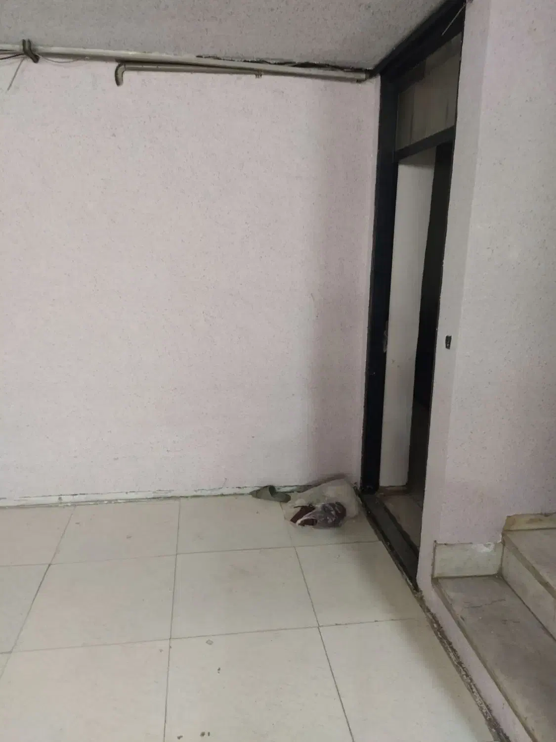 اجاره زیرزمین تجاری ۱۲۰متر با دو خواب|اجارهٔ مغازه و غرفه|کرمان, |دیوار