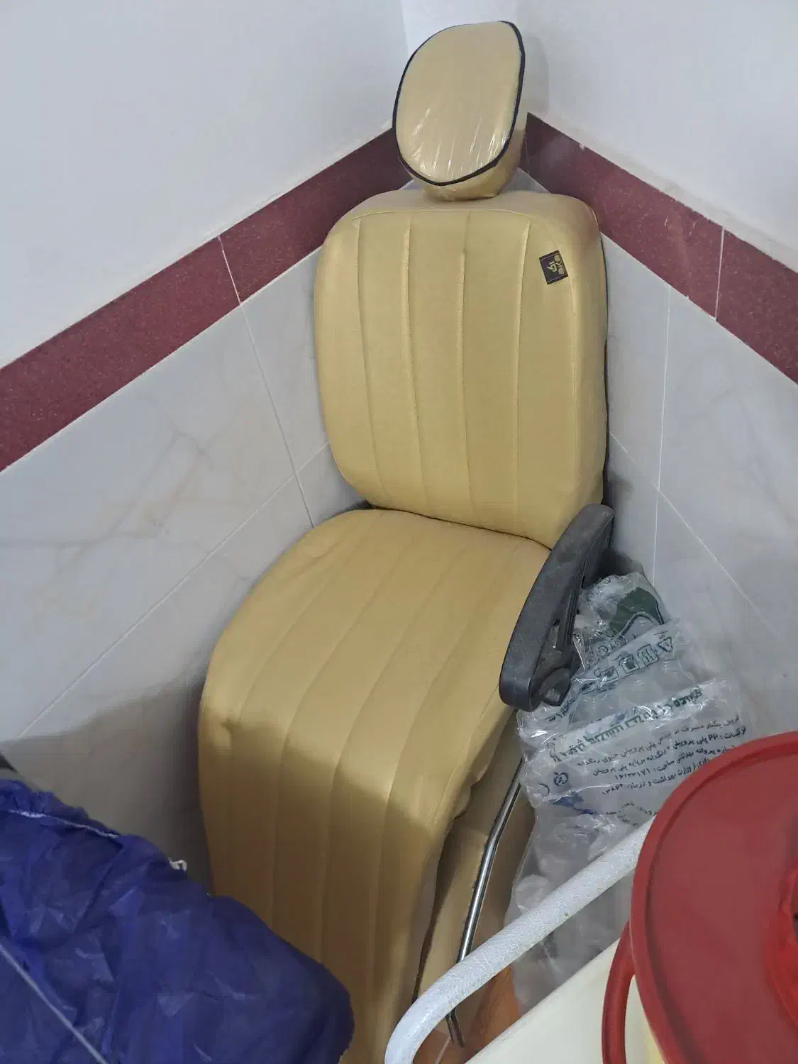 صندلی اصلاح و آرایشگری|آرایشگاه و سالنهای زیبایی|آزادشهر, |دیوار