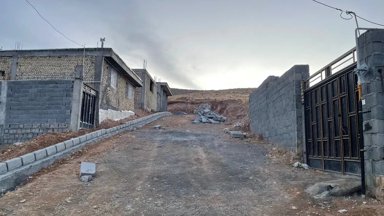 زمین ۲۳۱ متر روستای تشنیز|فروش زمین و ملک کلنگی|کیار, |دیوار