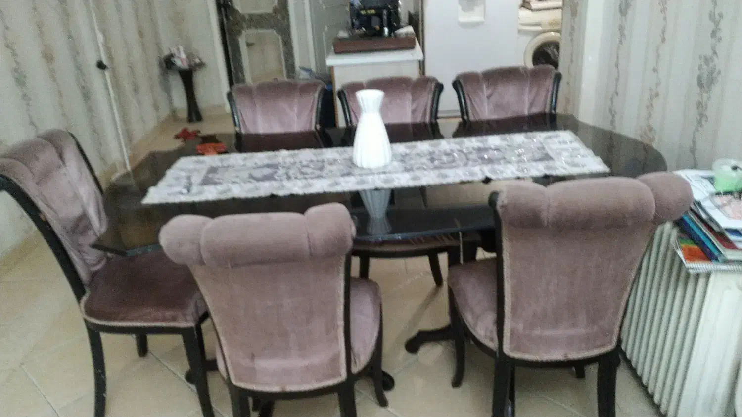 میز ۶ نفره|میز و صندلی غذاخوری|تهران, فلسطین (میدان انقلاب)|دیوار