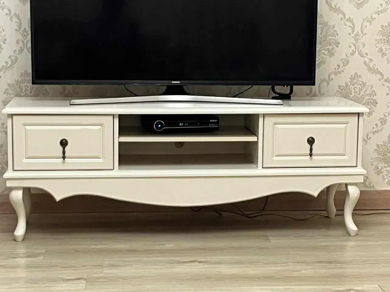 میز تلوزیون|میز تلویزیون|کرج, شهرک شهرداری|دیوار