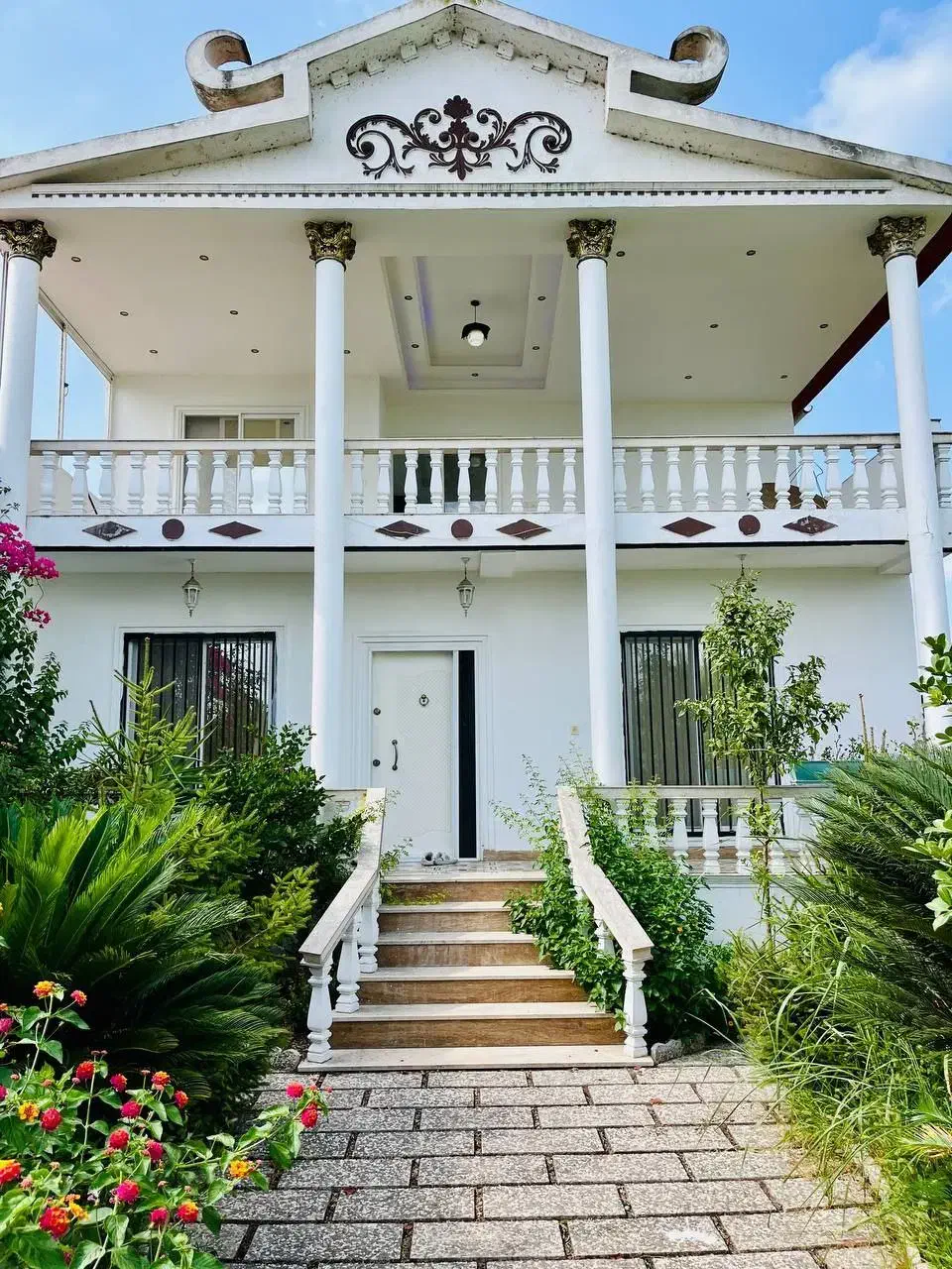 * ویلاباغ رومی تو دل شمال * زیرفقیمت|فروش خانه و ویلا|چمستان, |دیوار