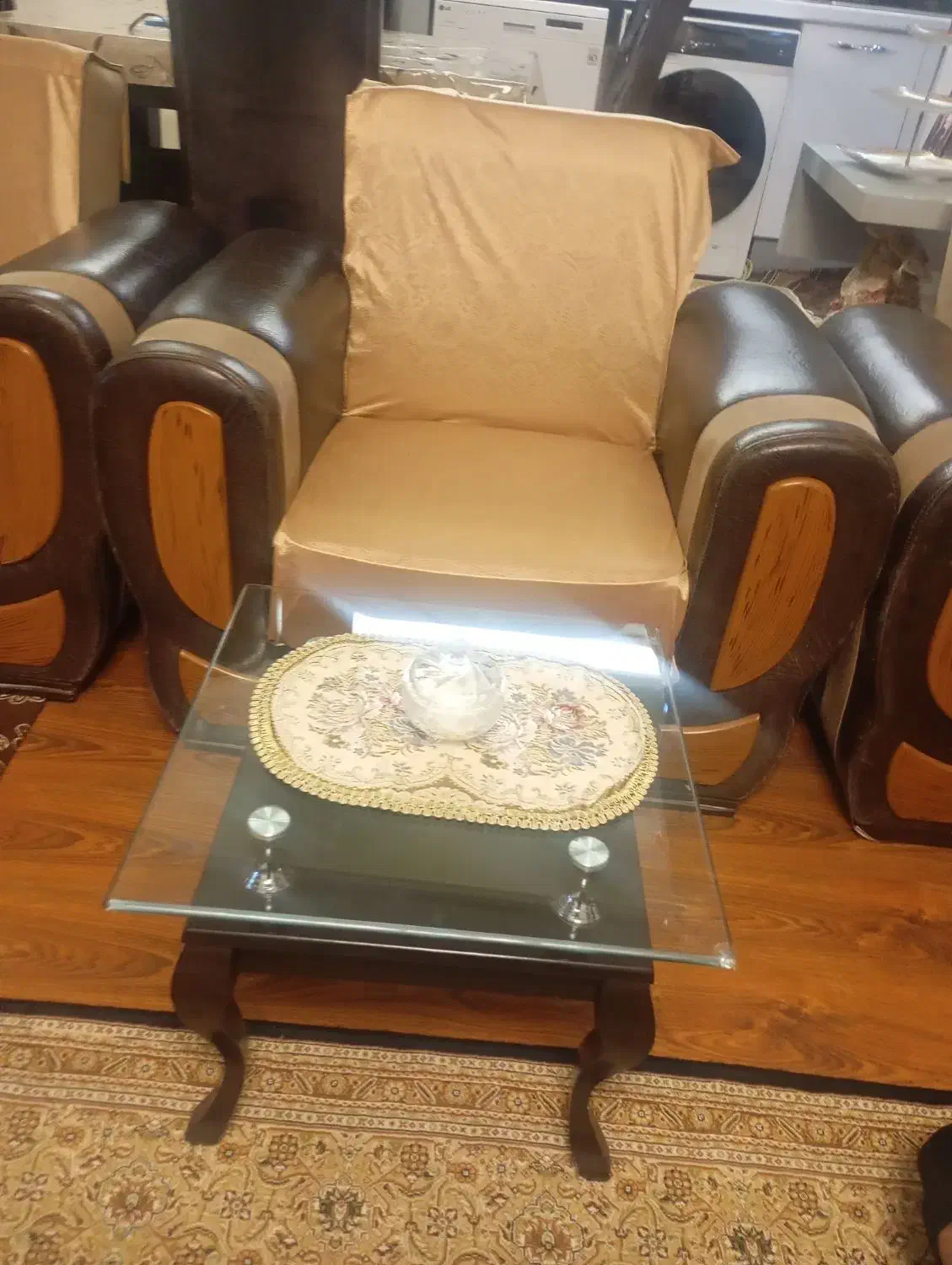 نیم ست در حد نو و تمیز|مبلمان خانگی و میز عسلی|تبریز, |دیوار