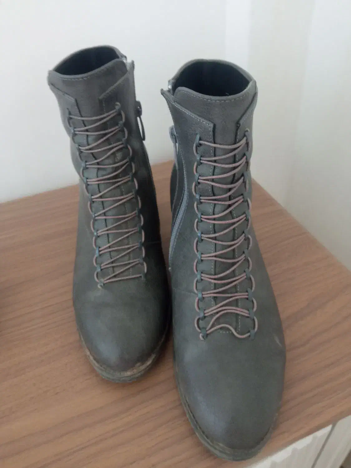 چکمه|کیف، کفش، کمربند|خرم‌آباد, |دیوار